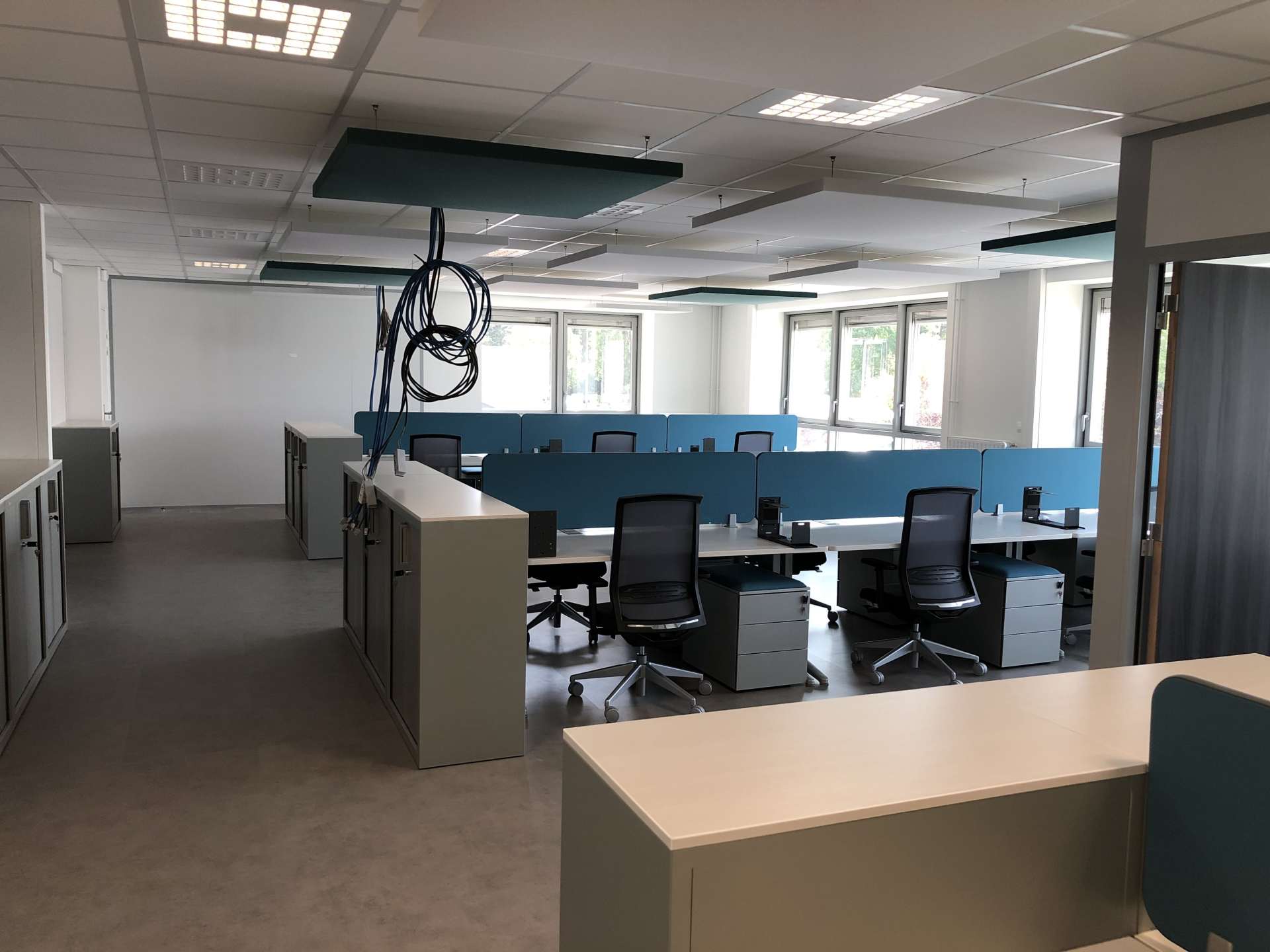 Cloison dans une pièce en travaux