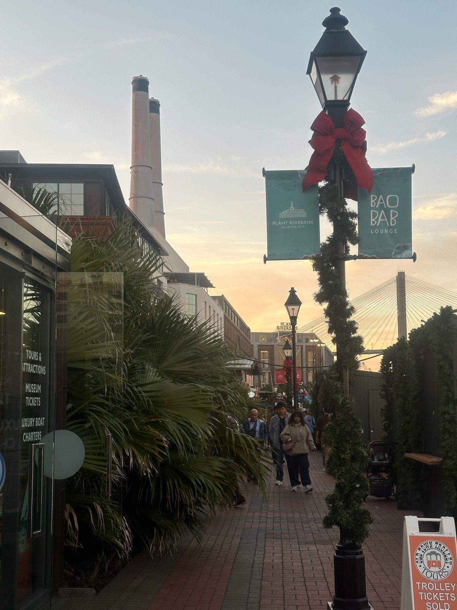 Find Savannah, Ga Christmas Lights and Sights Like a Local 