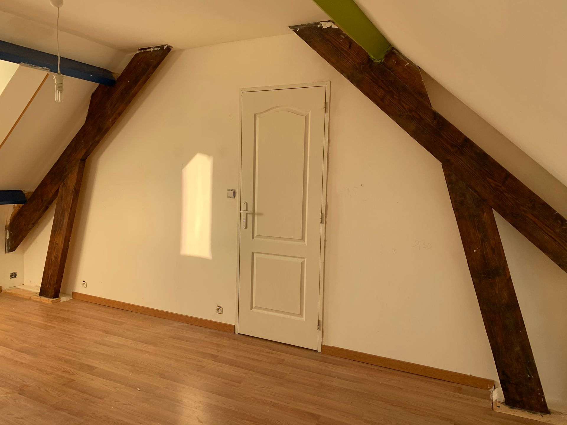 Parquet au sol dans des combles aménagés