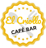 Logotipo para El Criollo Café Bar, amarillo y blanco, con texto y tenedor y cuchara cruzados.