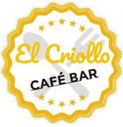 Logotipo para El Criollo Café Bar, amarillo y blanco, con texto y tenedor y cuchara cruzados.