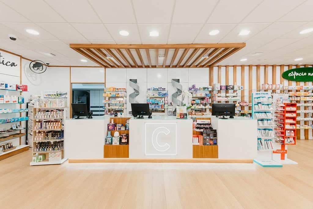 Mostrador comercial para farmacia con estilo contemporáneo