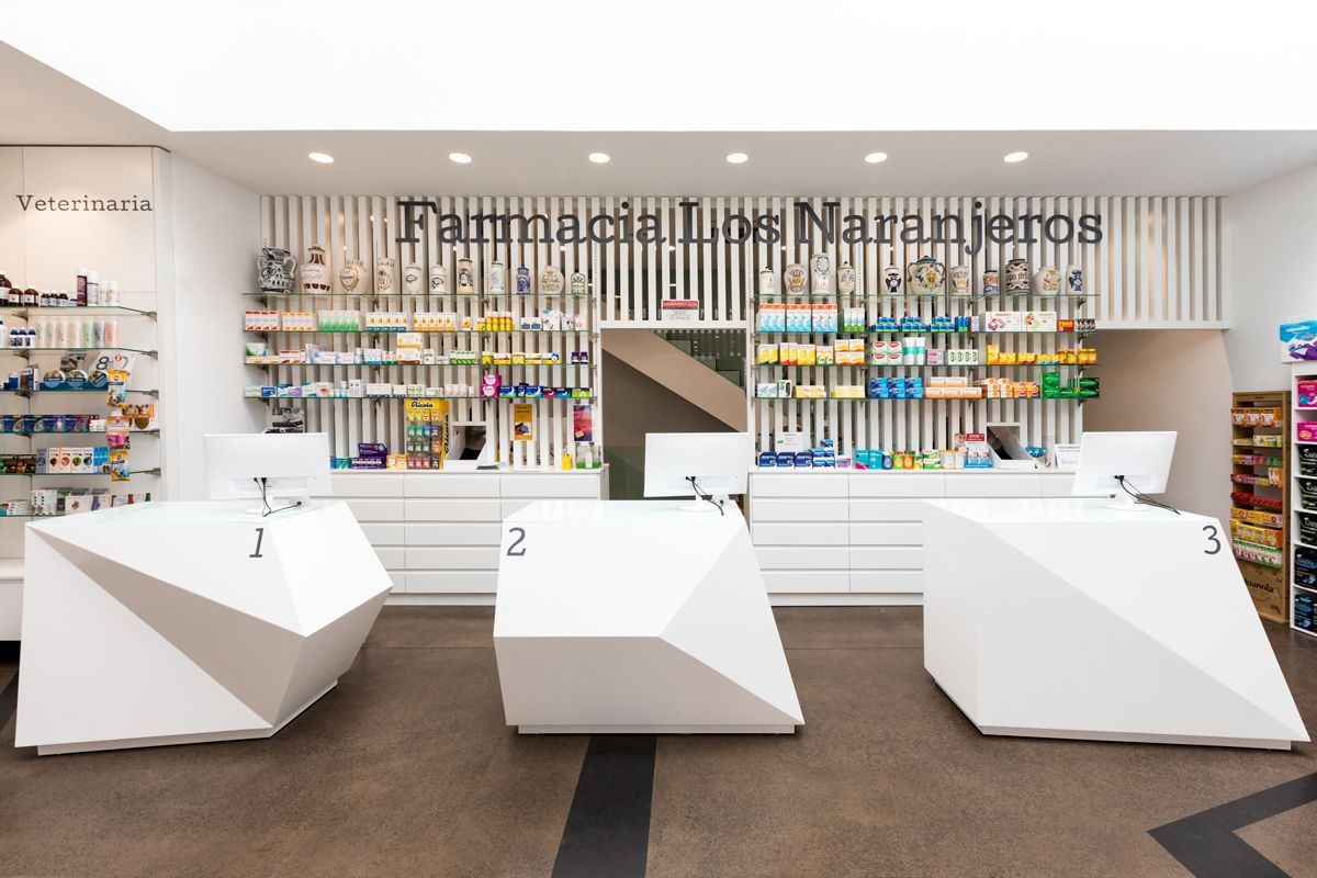 Mostrador para óptica con acabado profesional y elegante