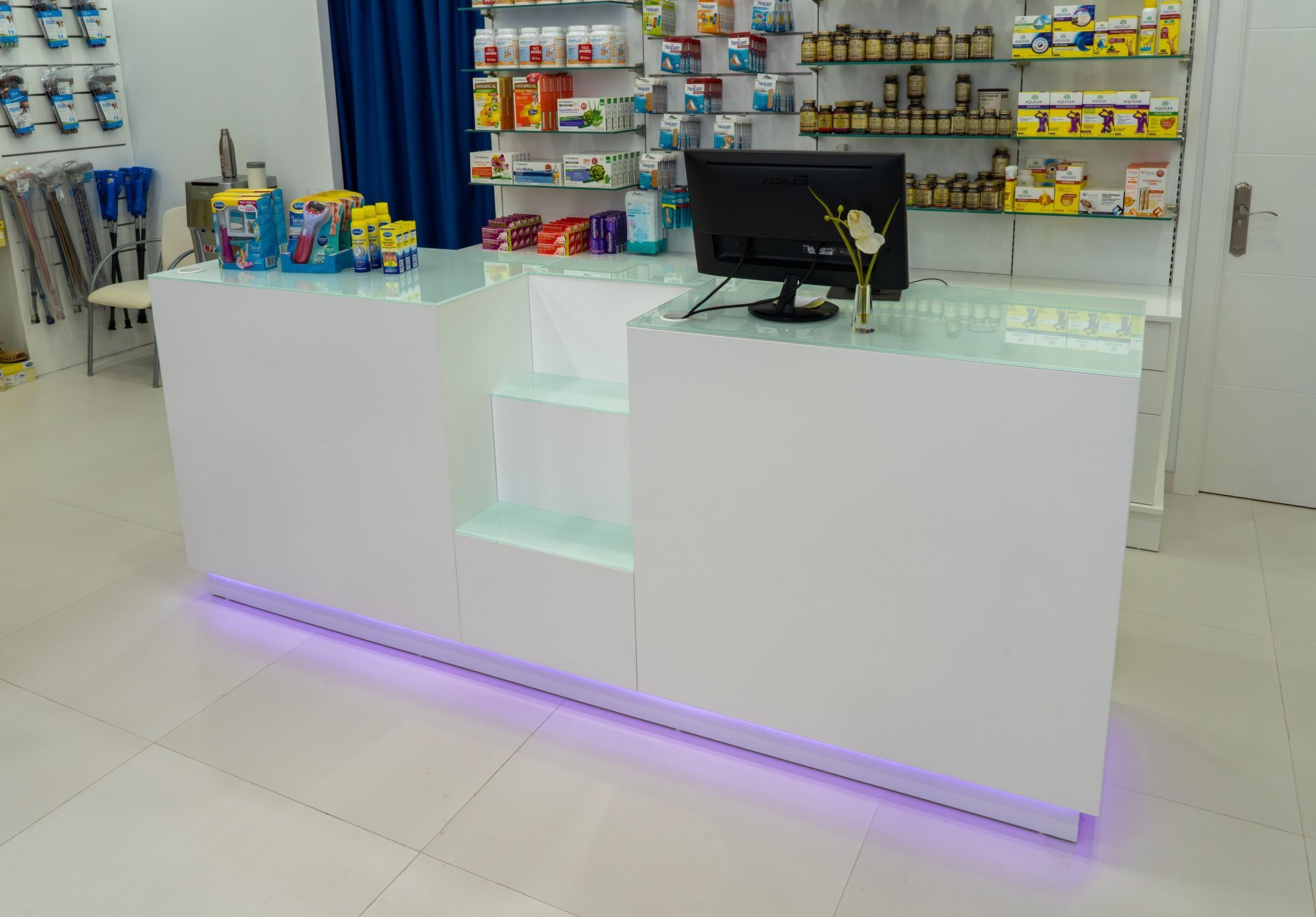 Mostrador para óptica diseñado para atención al cliente