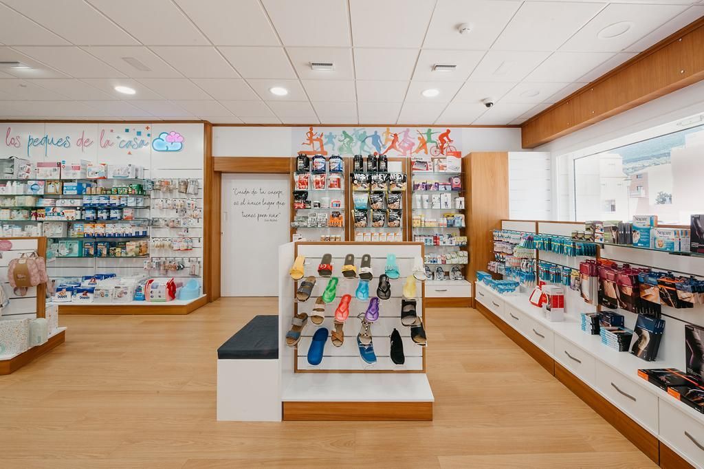 Góndolas comerciales para mejorar la visibilidad de productos