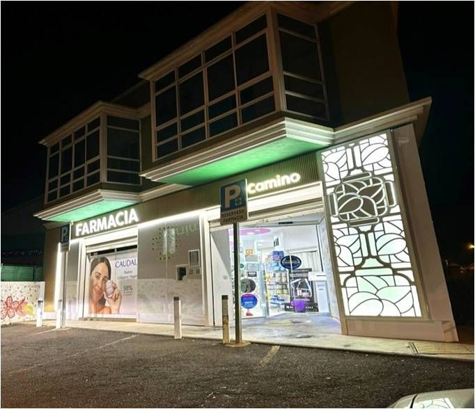 Estanterías para óptica con exposición de gafas