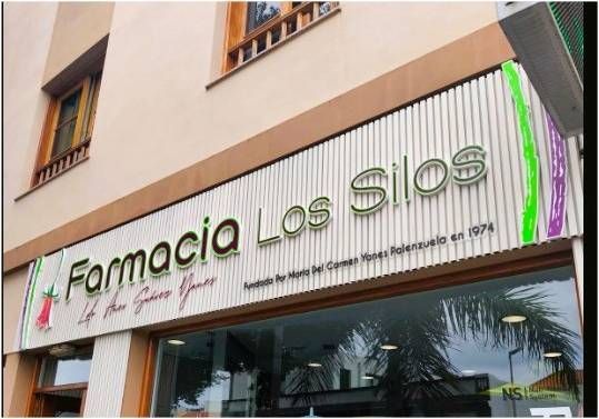 Góndolas expositivas para productos en farmacia