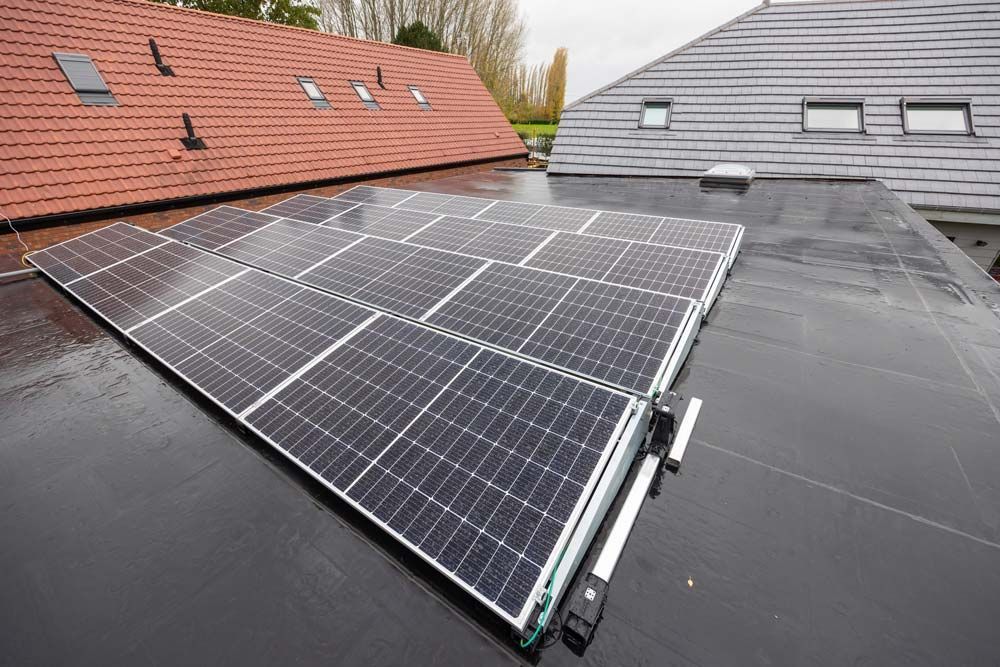 Panneaux solaires sur un toit