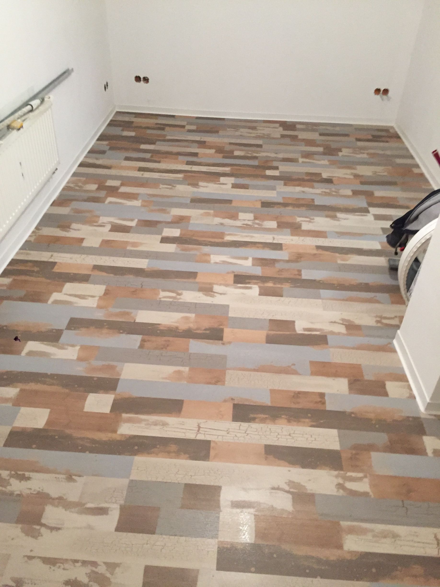 Zwei übereinander angeordnete Platzhalterbildsymbole, die eine Berglandschaft und einen Kreis zeigen.