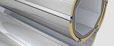 Vue en coupe d'une structure cylindrique composée d'éléments superposés et présentant une finition métallique.