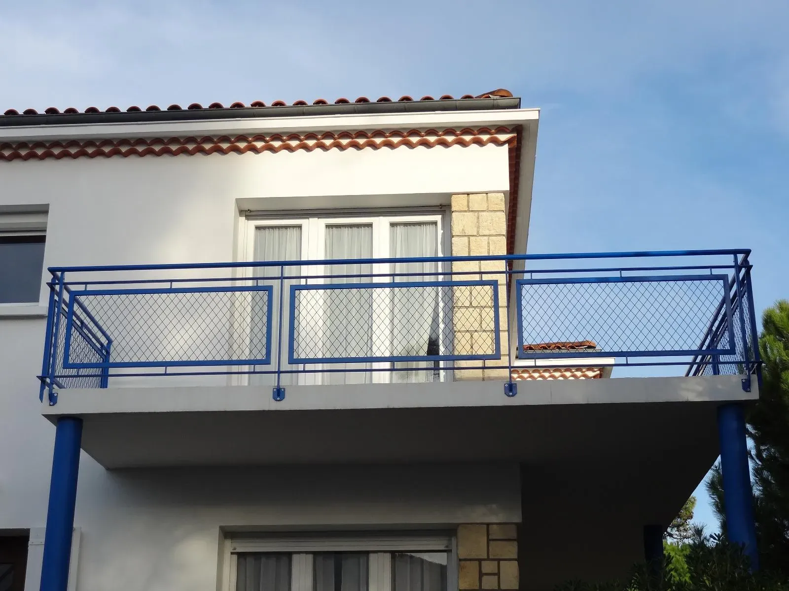 Garde-corps extérieur bleu