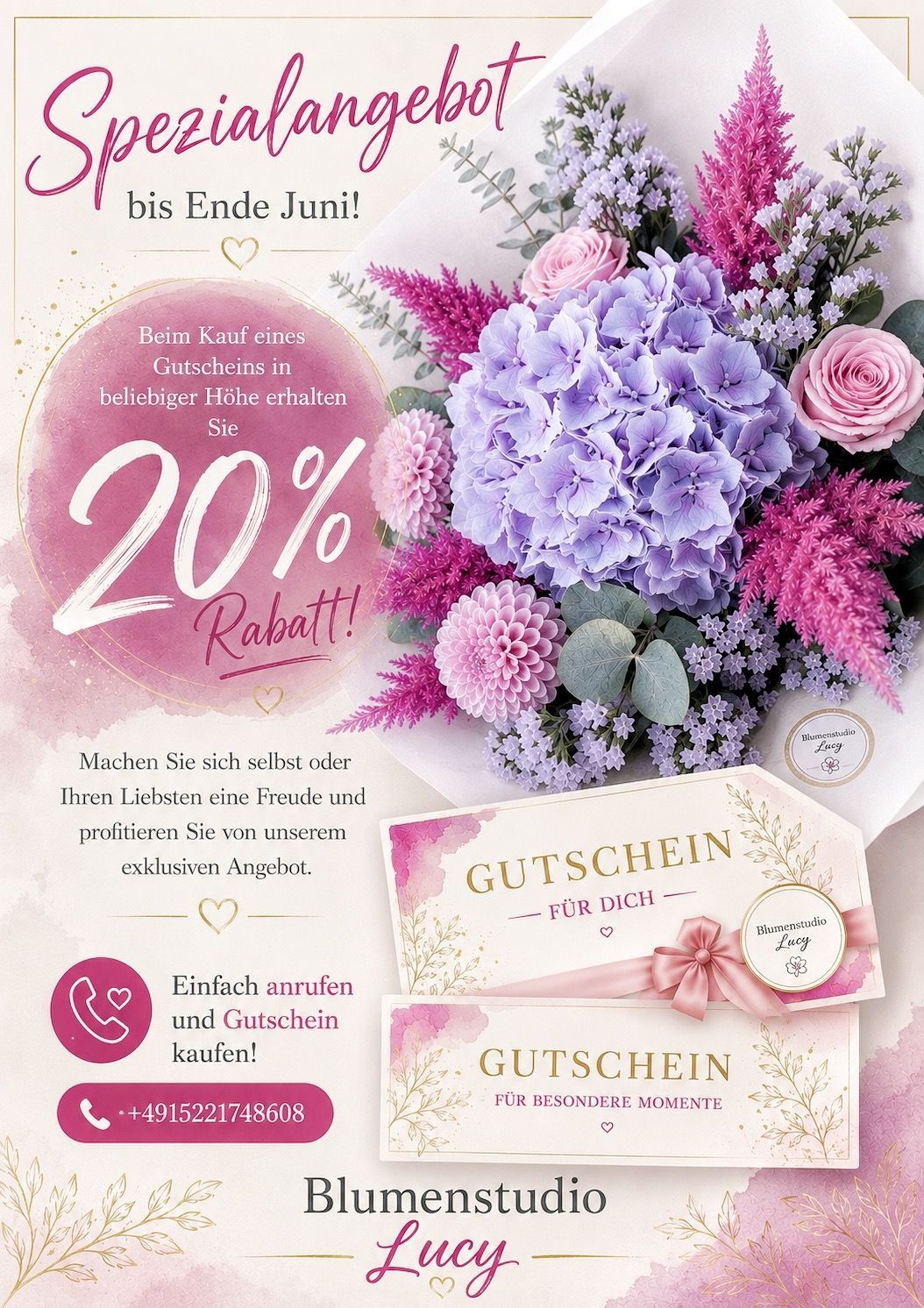 Eine Person hält eine schwarze Schachtel voller rosa und weißer Blumen.