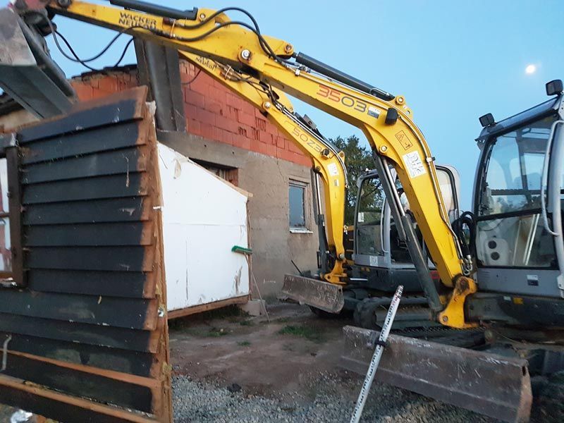 DHK-Bau GmbH & Co. KG, Hasenlohe 9, Neustadt a. d. Aisch, Abbrucharbeiten, Erdbau und Aushub von Baugruben, Kanalbau und Kabelbau, Versorgungsleitungen