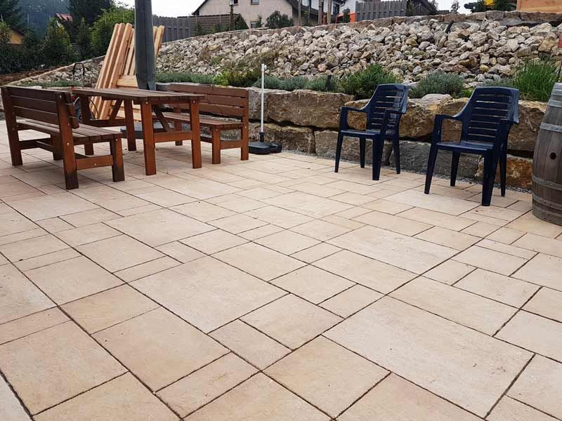 DHK-Bau GmbH & Co. KG, Hasenlohe 9, Neustadt a. d. Aisch, Pflasterarbeiten, Gartengestaltung, Gartenbau, Natursteinmauern, Natursteintreppen, Hofgestaltung