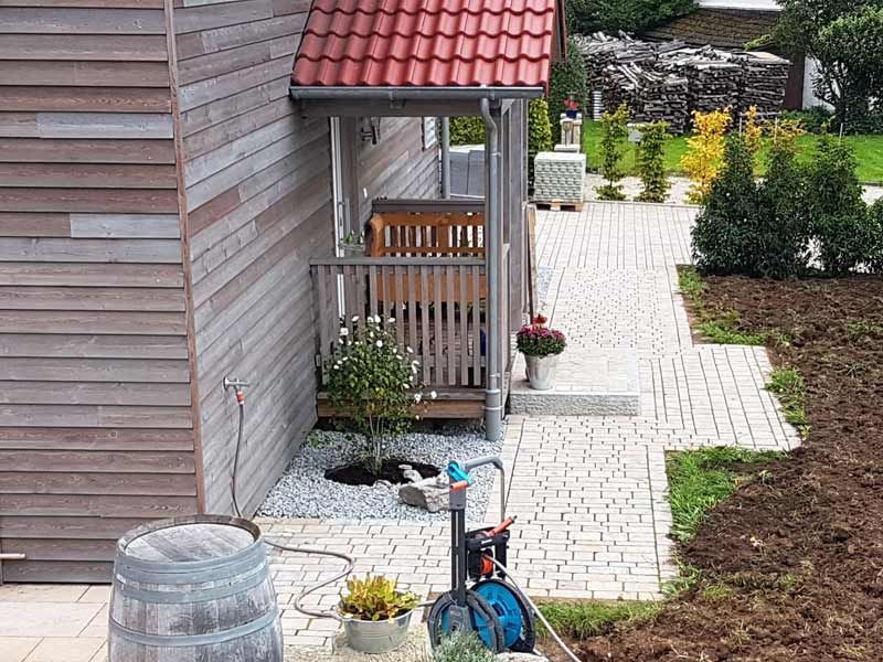 DHK-Bau GmbH & Co. KG, Hasenlohe 9, Neustadt a. d. Aisch, Pflasterarbeiten, Gartengestaltung, Gartenbau, Natursteinmauern, Natursteintreppen, Hofgestaltung