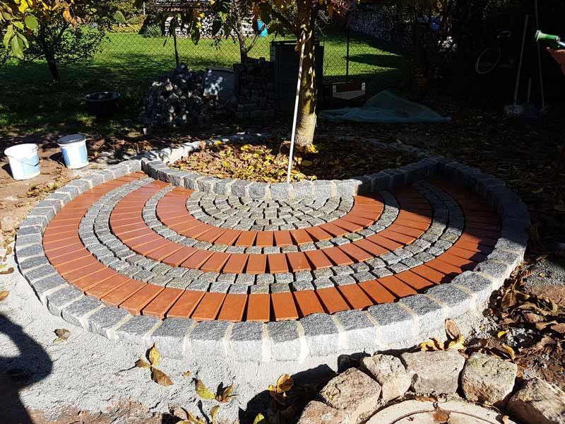 DHK-Bau GmbH & Co. KG, Hasenlohe 9, Neustadt a. d. Aisch, Pflasterarbeiten, Natursteintreppenanlagen, Teichanlagen und Poolanlagen, Terrassenanlagen und Fundamente, Natursteinmauern und Trockensteinmauern