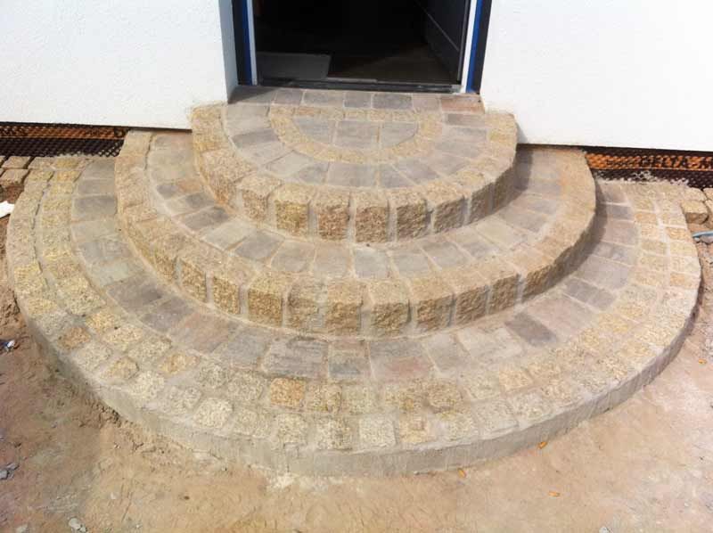 DHK-Bau GmbH & Co. KG, Hasenlohe 9, Neustadt a. d. Aisch, Pflasterarbeiten, Natursteintreppenanlagen, Teichanlagen und Poolanlagen, Terrassenanlagen und Fundamente, Natursteinmauern und Trockensteinmauern