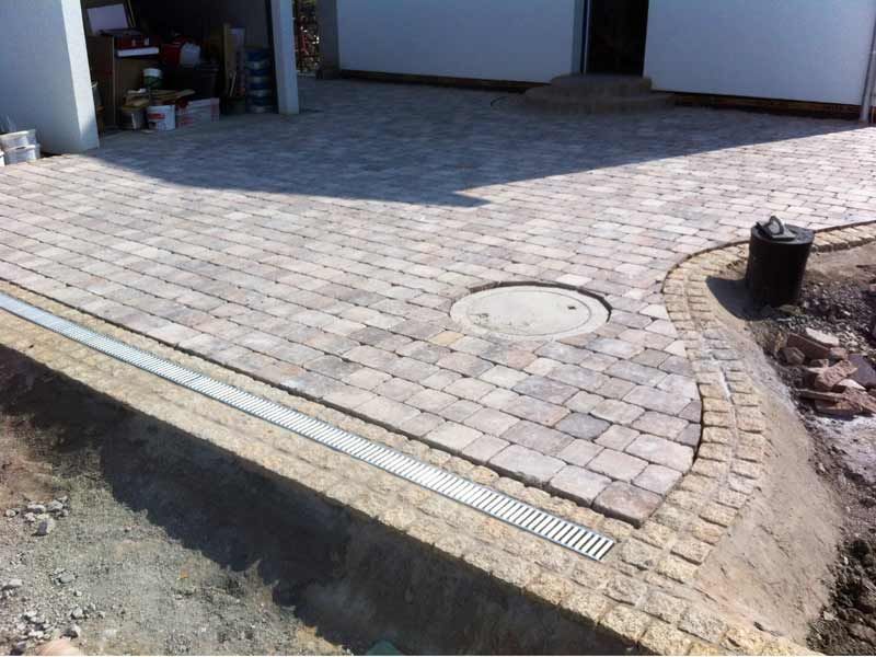 DHK-Bau GmbH & Co. KG, Hasenlohe 9, Neustadt a. d. Aisch, Pflasterarbeiten, Gartengestaltung, Gartenbau, Natursteinmauern, Natursteintreppen, Hofgestaltung