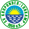 Rundes Logo von SV Krupunder/Lohkamp 1958 eV mit einem Sonnenaufgang über Wasser, umgeben von grünem Text auf weißem Rand.