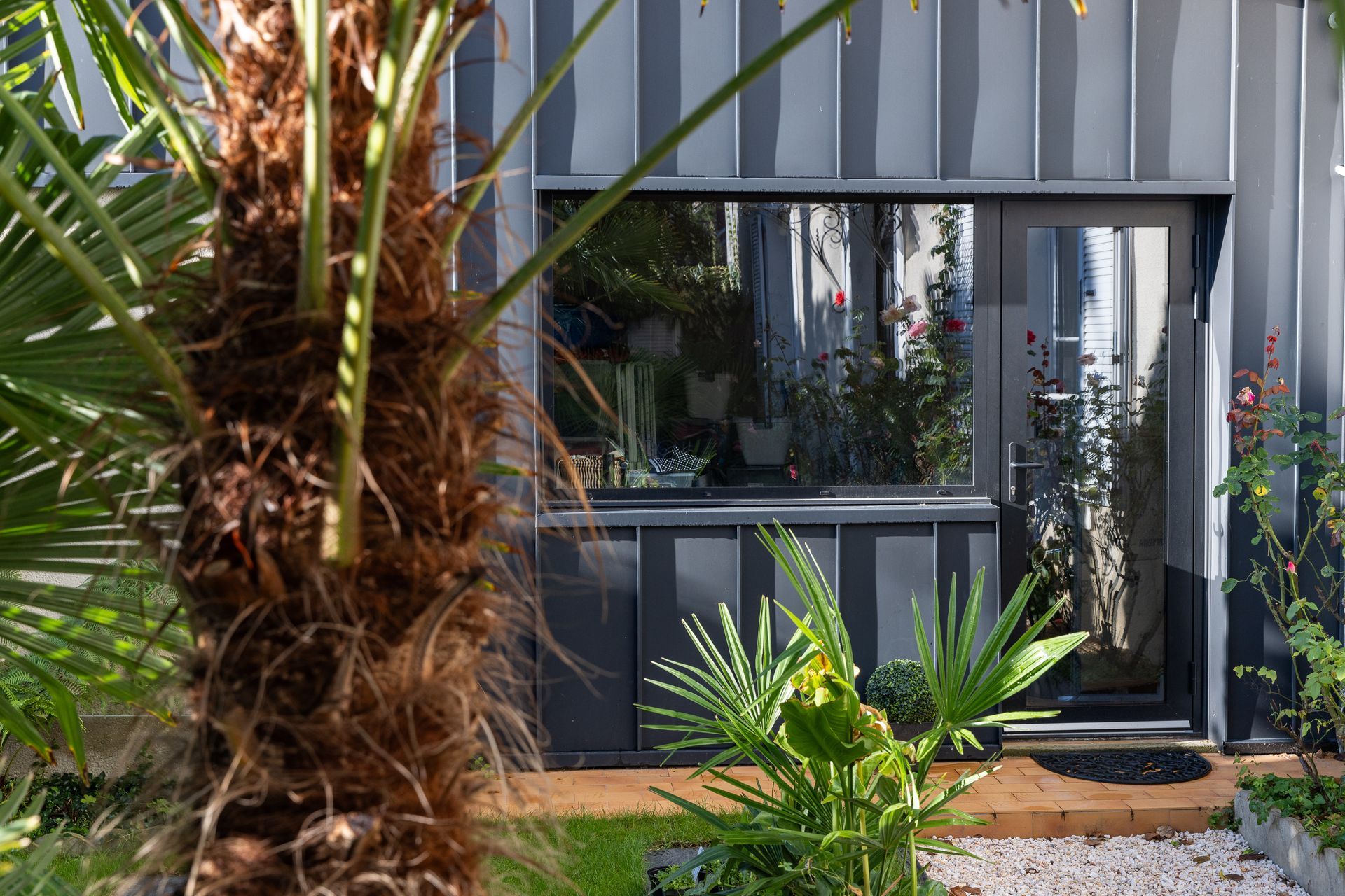 Focus sur fenêtre et porte vitrée - 2