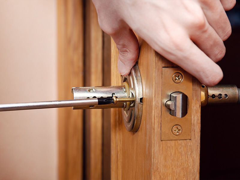 Réparation d'un barillet de porte