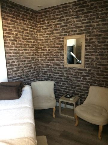 Espace avec deux fauteuils