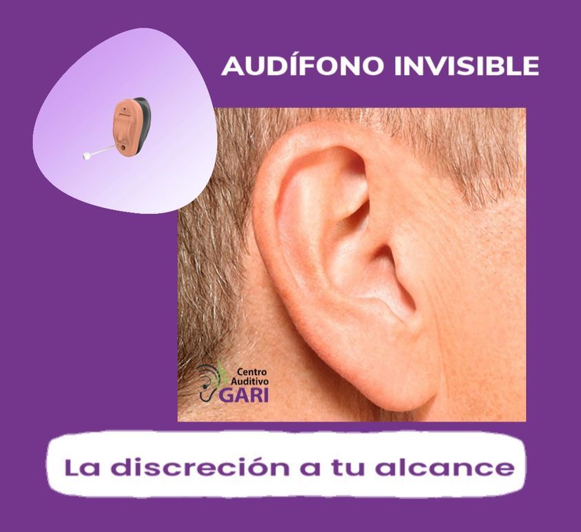 Una imagen de la oreja de un hombre con un audífono en ella.
