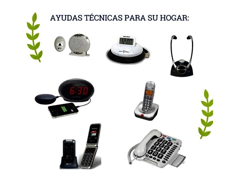 Un montón de diferentes tipos de dispositivos electrónicos sobre un fondo blanco.