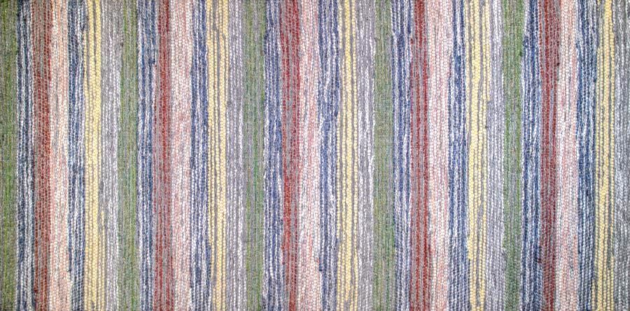 Eine Nahaufnahme eines bunt gestreiften Stoffes.