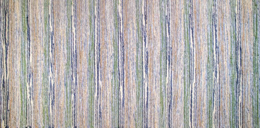 Eine Nahaufnahme einer Holzoberfläche mit einem Streifenmuster.