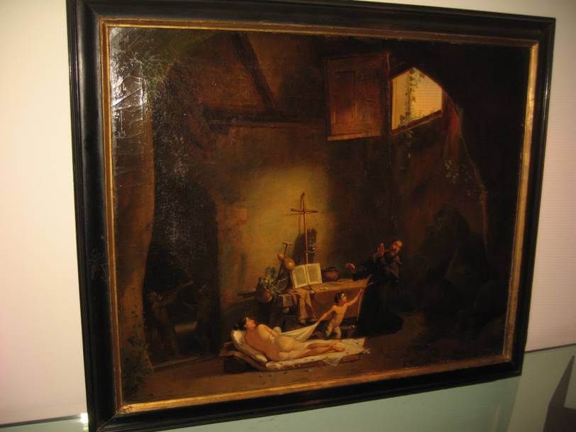 Un tableau à l'huile représente un personnage allongé sur un lit dans une chambre sombre aux murs de pierre, avec une croix et d'autres personnages à proximité.