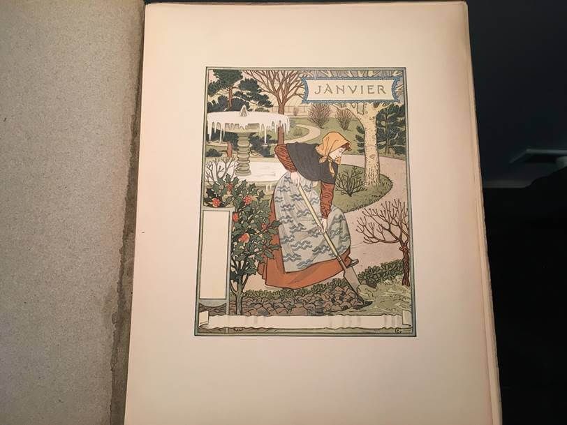 Une illustration ancienne intitulée Janvier représentant une personne dans un jardin en train de déneiger près d'une fontaine en hiver.