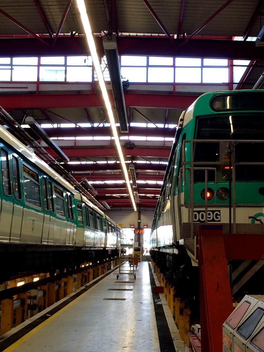 Des voitures de train