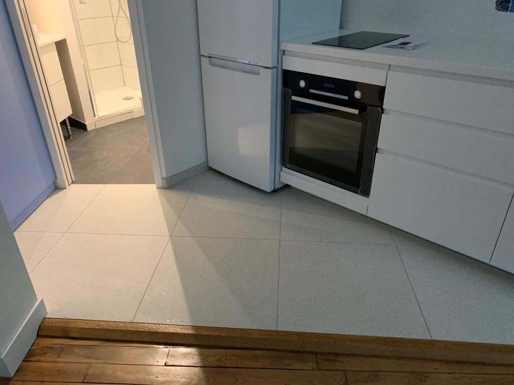 Installation cuisine neuve plus parquet