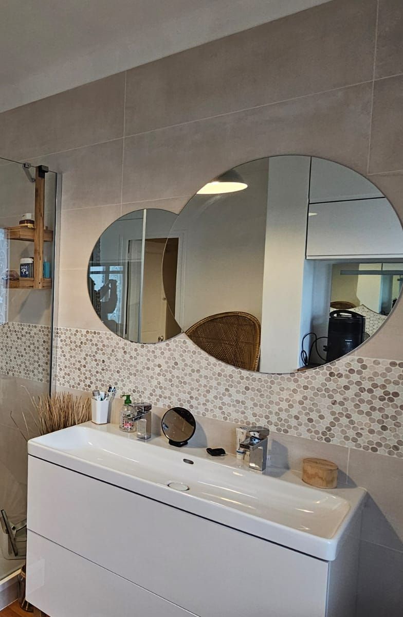 Carrelage dans la salle de bains