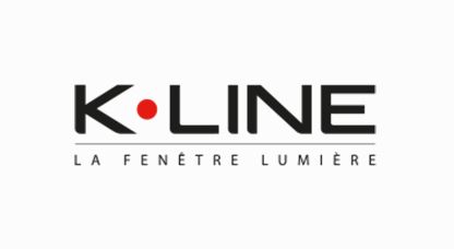 Logo K-LINE avec K LINE en noir, un point rouge entre les deux, et LA FENÊTRE LUMIÈRE en dessous en blanc.