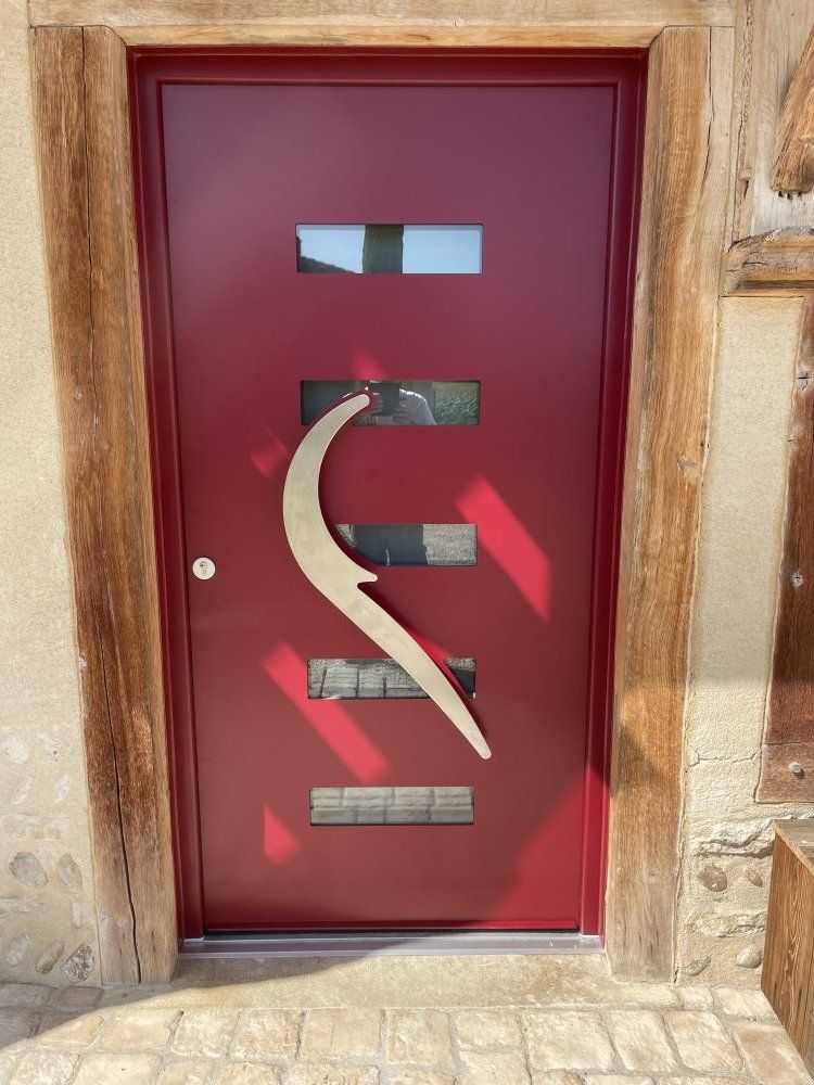 Porte rouge sérigraphiée