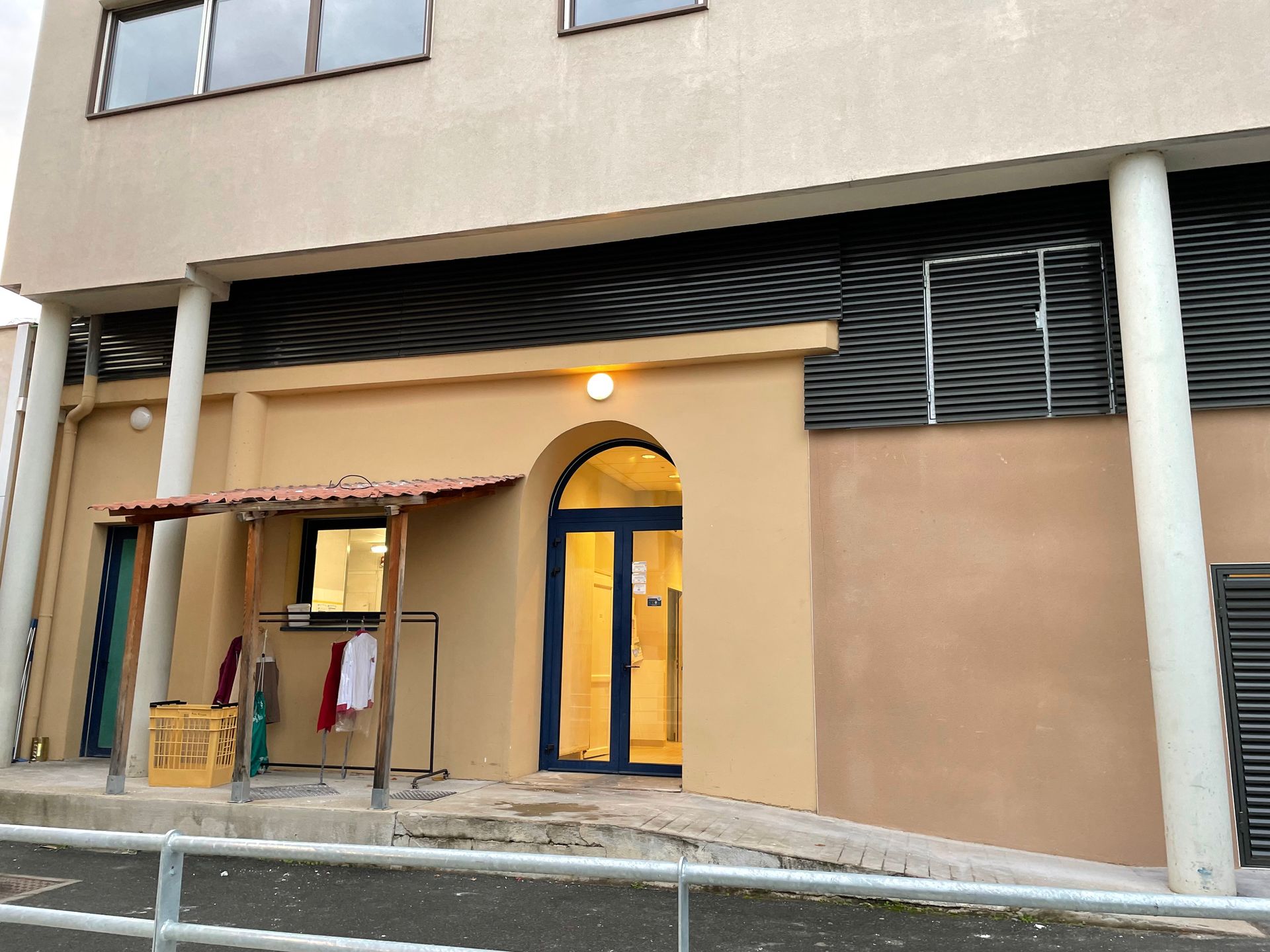 Porte d'entrée cintrée