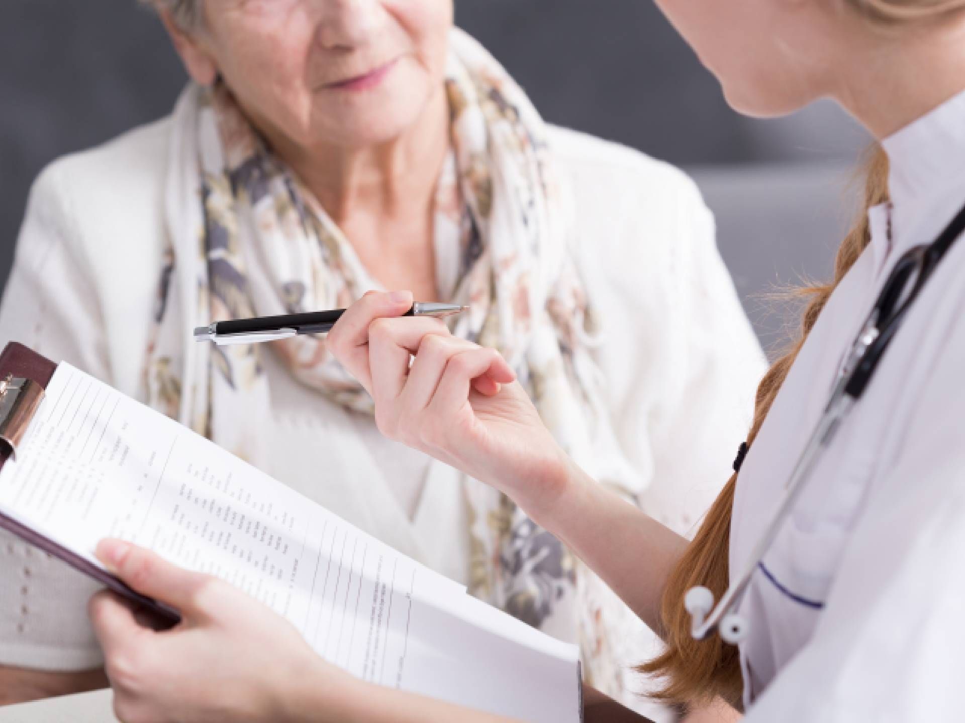 Besprechung zwischen Arzt und Patient