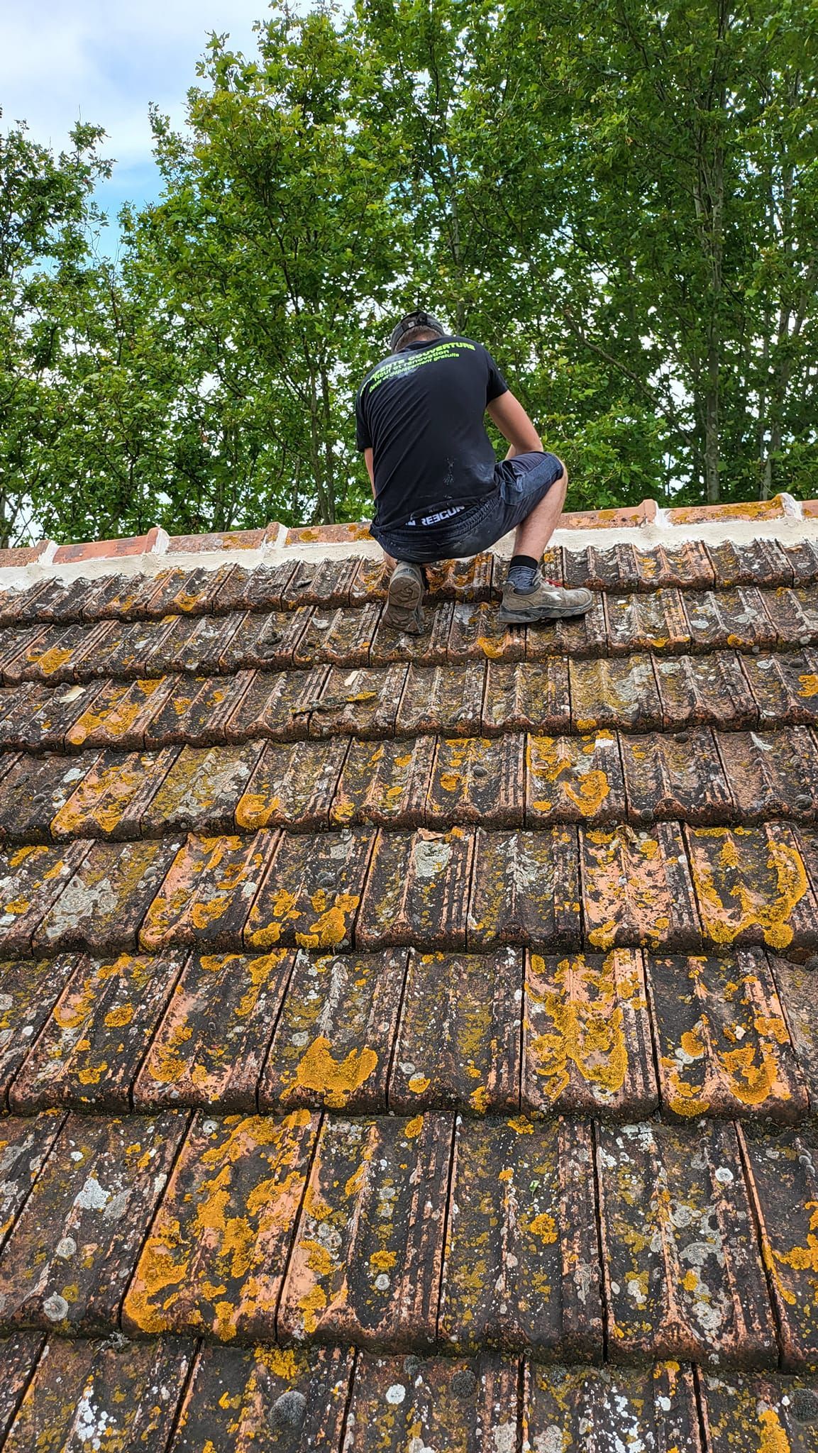 Rénovation du faîtage par un couvreur