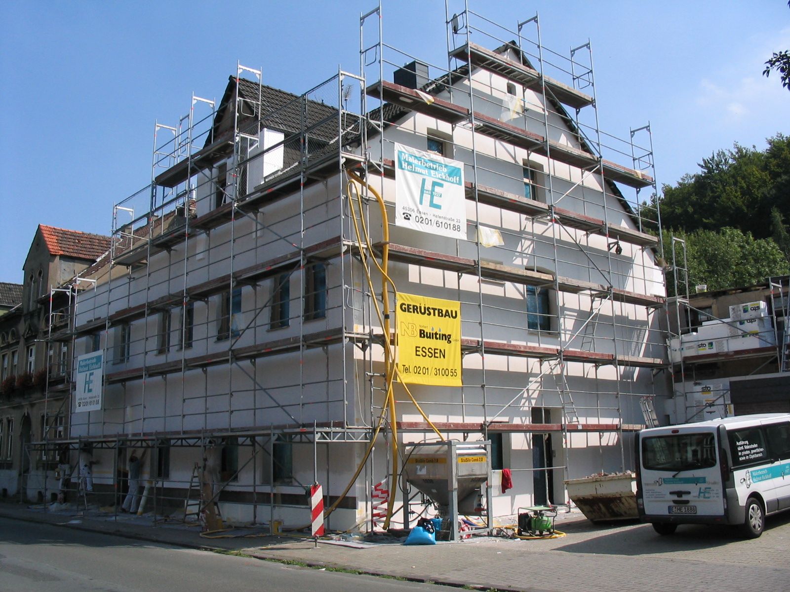 Fassadensanierung Haus eingerüstet