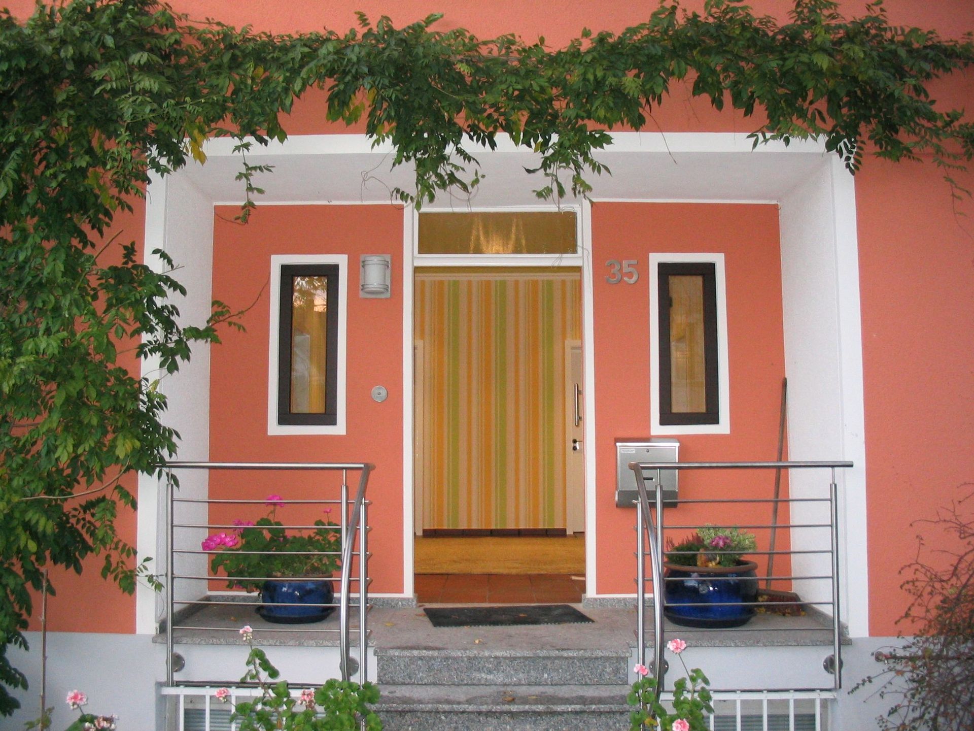 Fassadensanierung Haustzürbereich