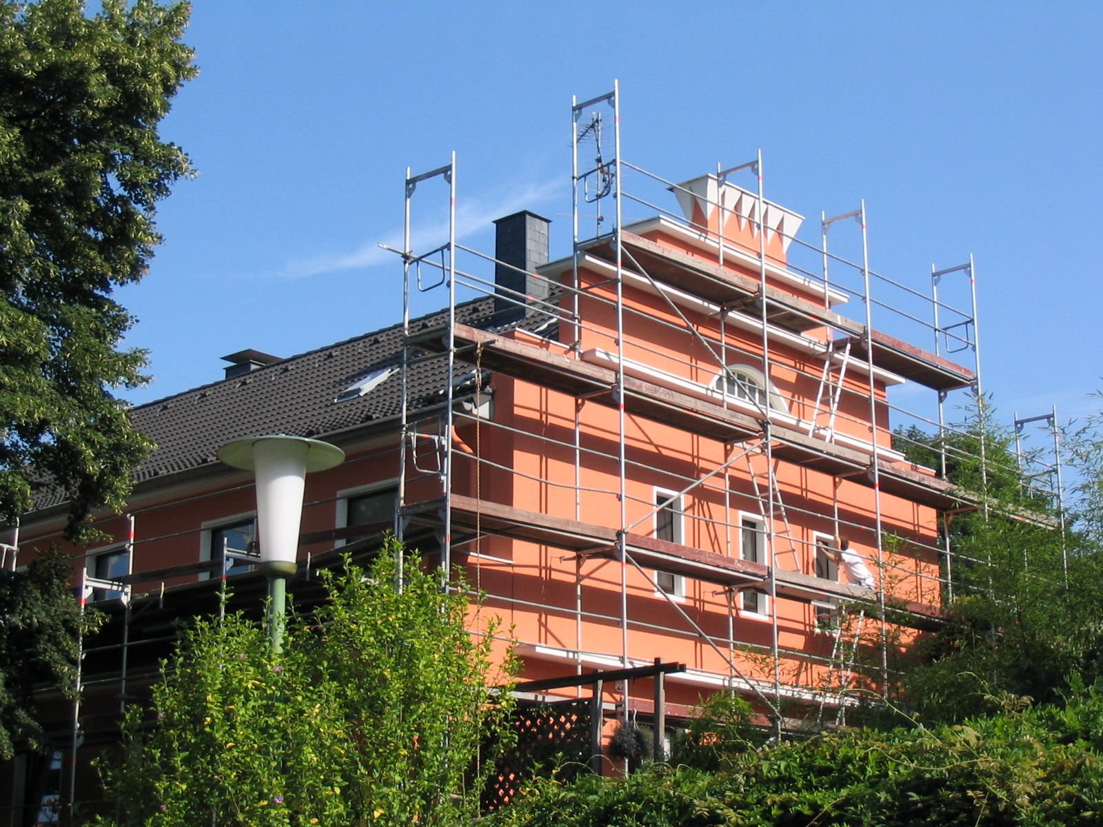 Fassadensanierung Haus eingerüstet