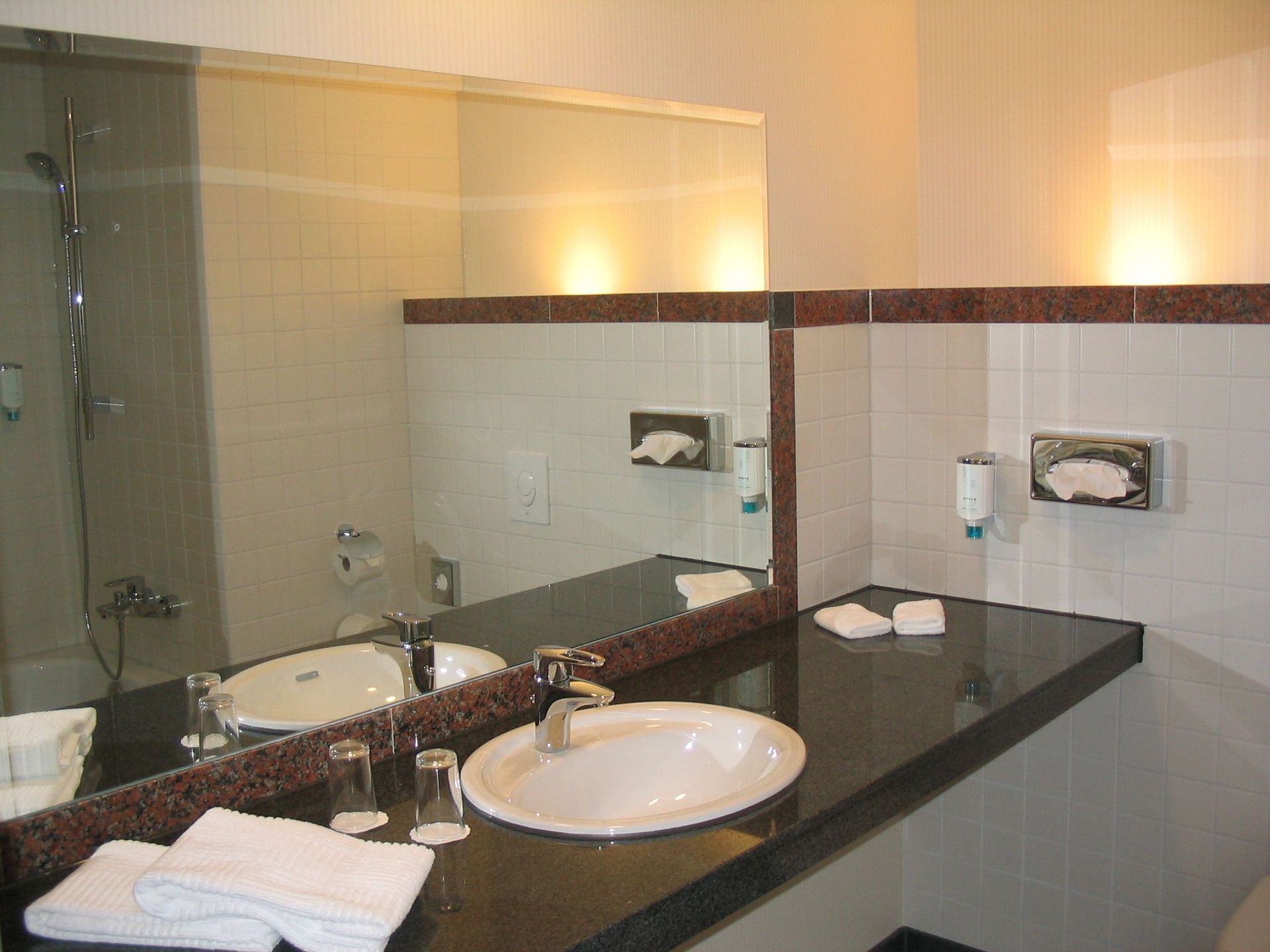 Objektgestaltung Hotelzimmer Bad