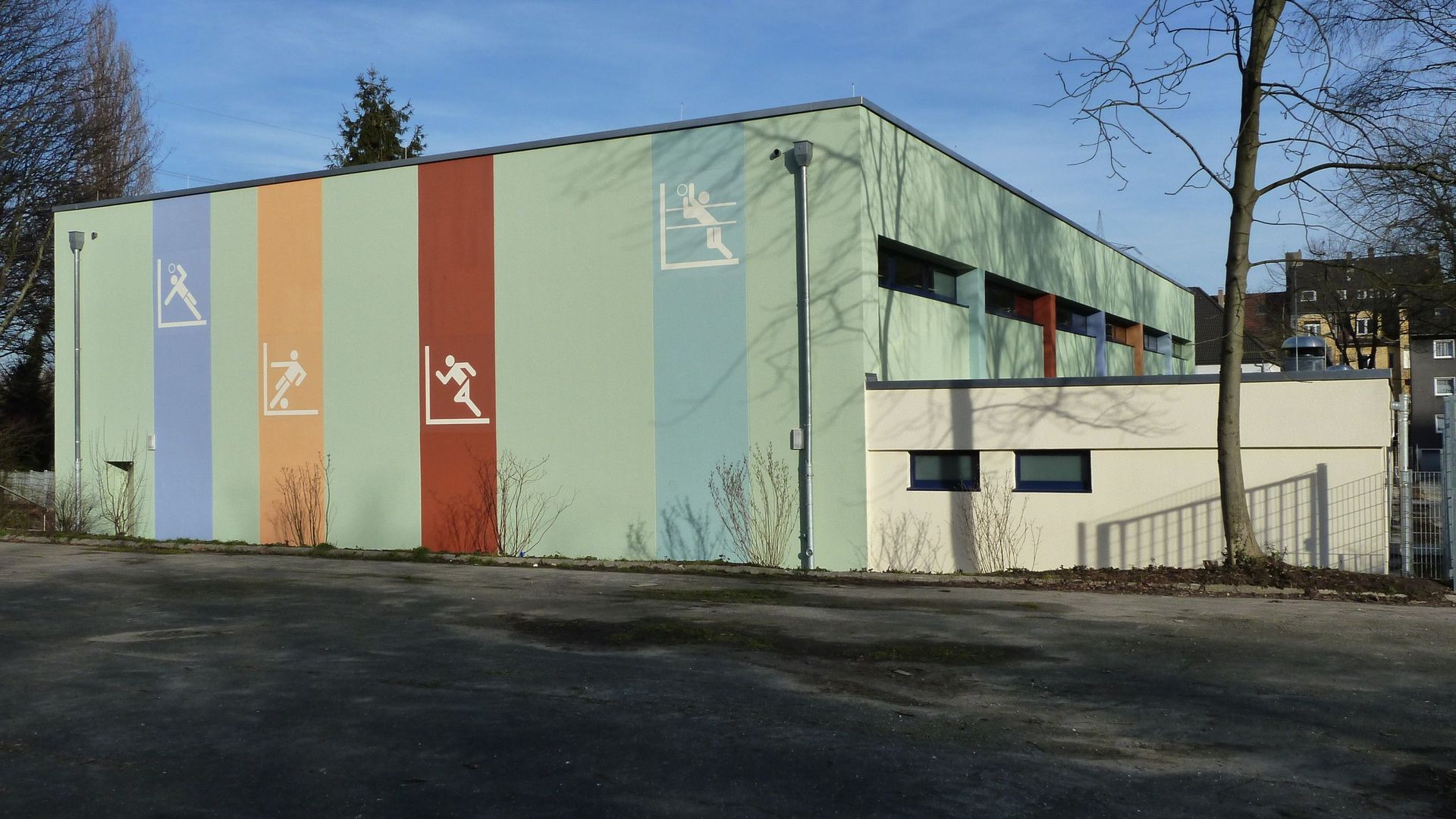 Fassadengestaltung Turnhalle