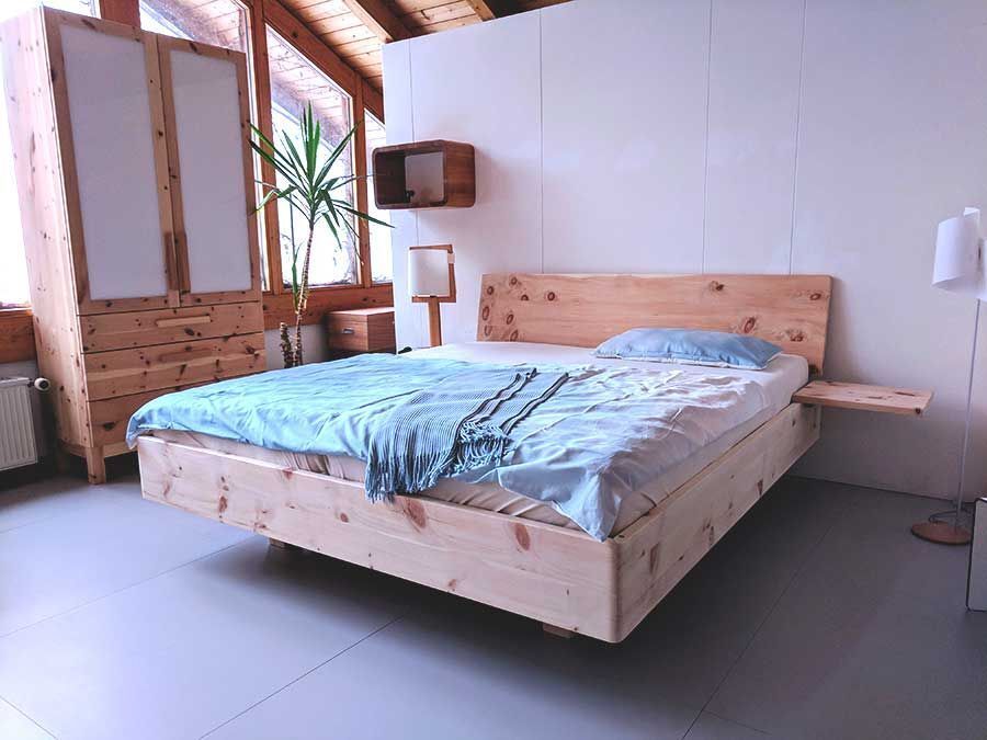 Zirbenholz Bett und Schrank