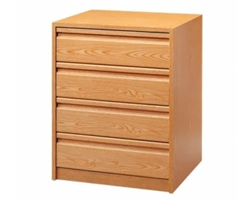 Una cómoda de madera con cuatro cajones sobre un fondo blanco.