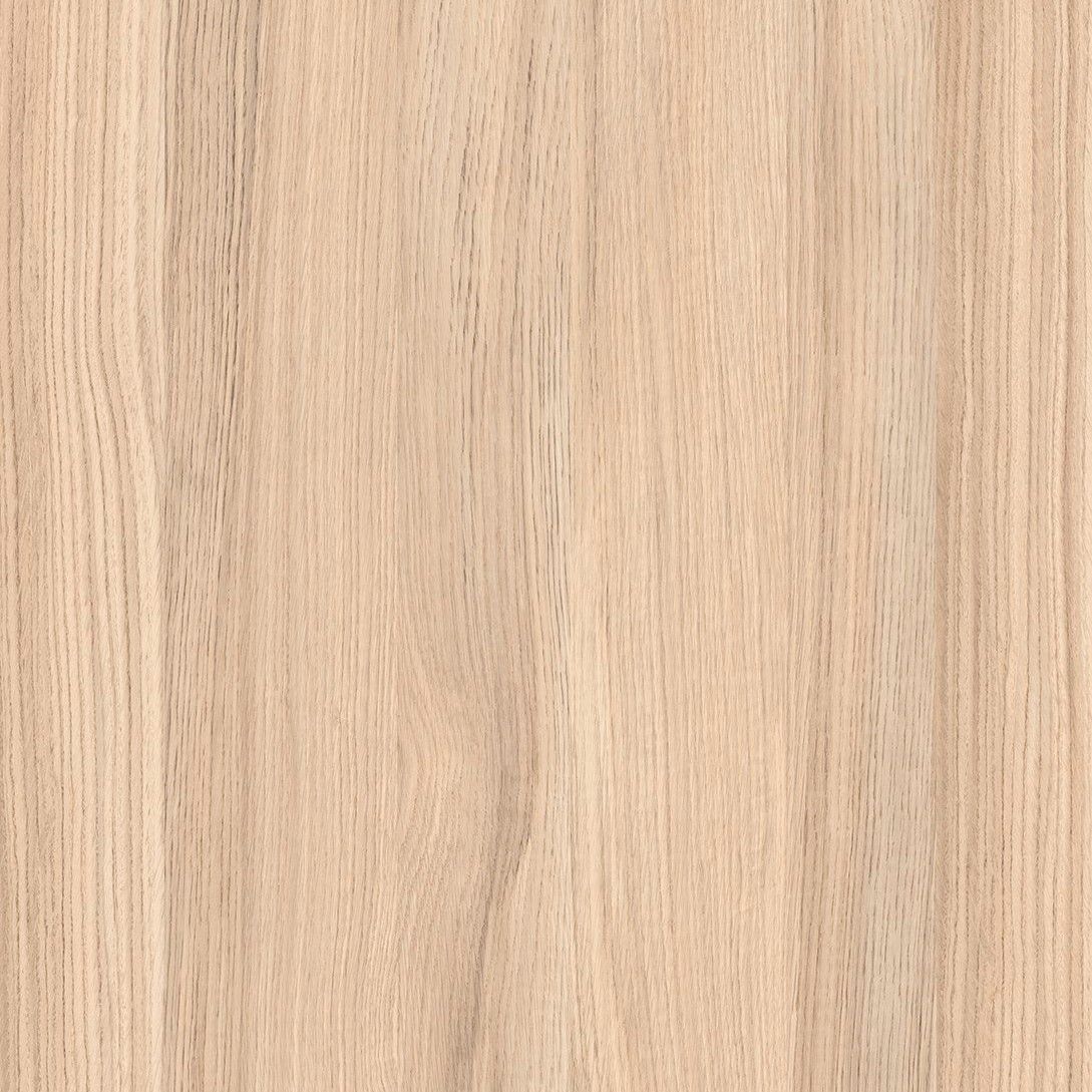 Un primer plano de un trozo de madera que muestra la veta y la textura.