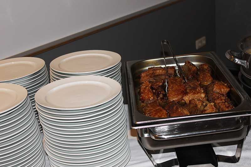 Rundblick in Uttenreuth in Uttenreuth | traditionelles und familiäres Ambiente, fränkischen Gastfreundschaft. Seit 1989 kümmern wir uns mit Herz, Tat und Verstand um das leibliche Wohl unserer Gäste. Veranstaltungen und Feiern, Festsaal und Nebenzimmer. Catering- und Partyservice, Kühlanhänger