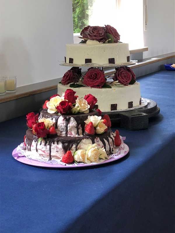 Rundblick in Uttenreuth in Uttenreuth | traditionelles und familiäres Ambiente, fränkischen Gastfreundschaft. Seit 1989 kümmern wir uns mit Herz, Tat und Verstand um das leibliche Wohl unserer Gäste. Veranstaltungen und Feiern, Festsaal und Nebenzimmer. Catering- und Partyservice, Kühlanhänger